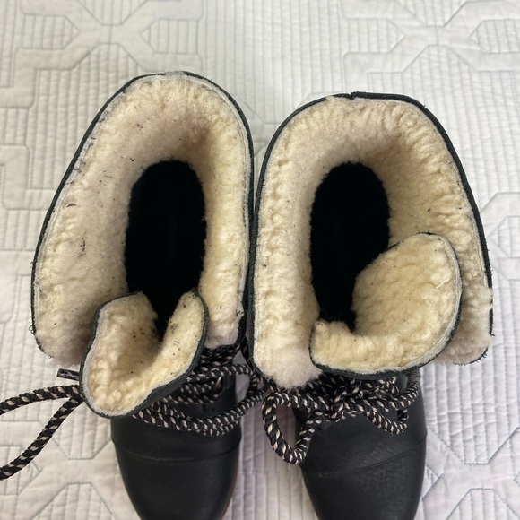 Sorel Joan of Arctic Mid Lace Up Wedge Black Leather Shearling Sz 8 - Picture 6 of 11